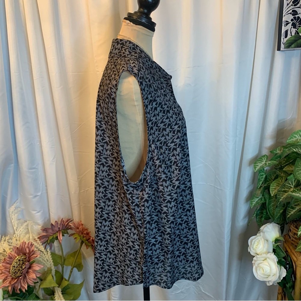 ❤️Price Drop❤️MICHAEL Michael Kors Black and Gray Logo Blouse - Picture 5 of 14